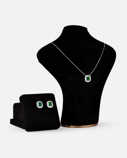  طقم نسائي فاخر بلون فضي