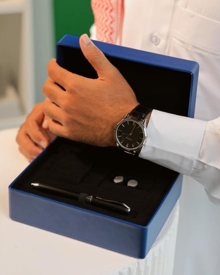 ‎ هدية رجالية فاخرة فينشي