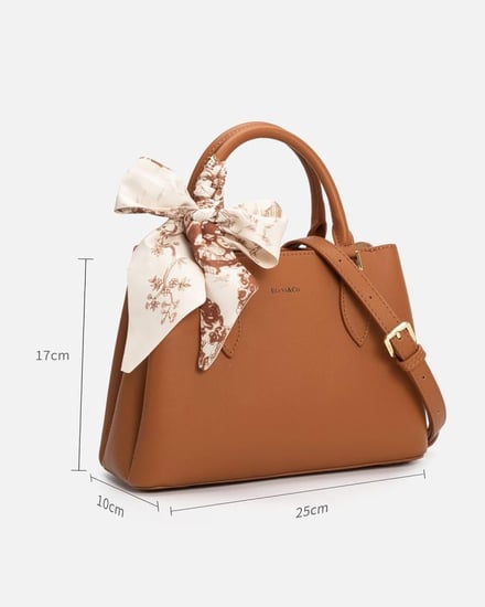 شنطة نسائية الفي اند كو باللون البني