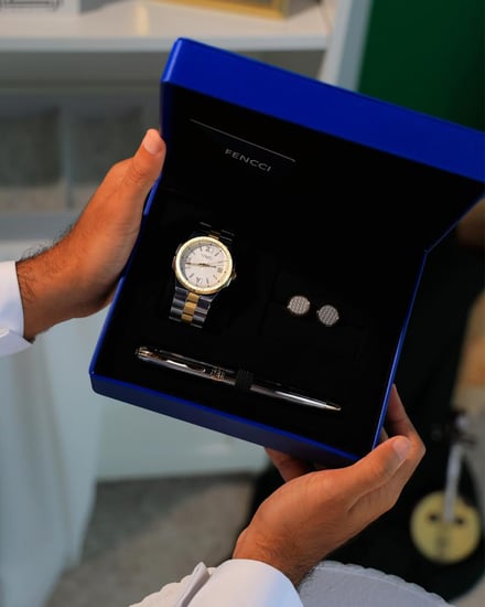 ‎ هدية رجالية مميزة فينشي