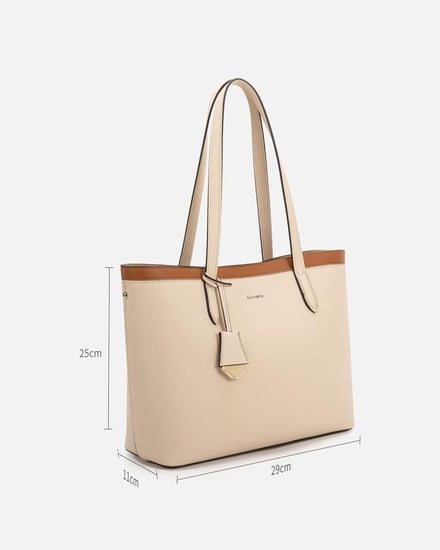 شنطة نسائية الفي اند كو باللون الأبيض