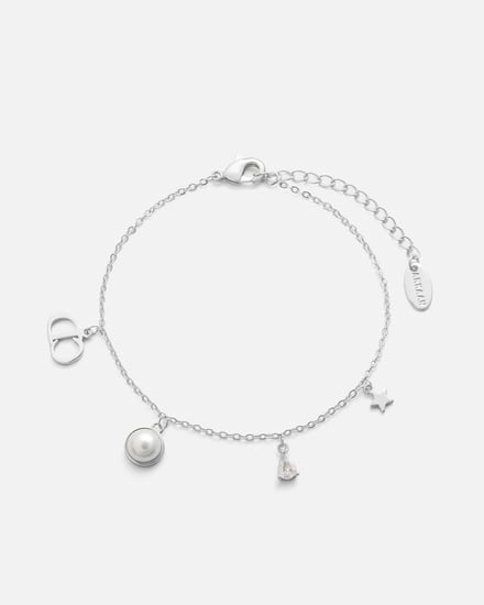  ١٠ قطع اكسسوارات أنيقة بلون فضي