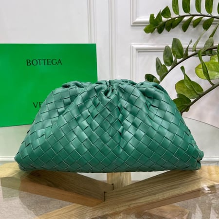 حقيبة بوتيغا كلاتش ذا باوتش