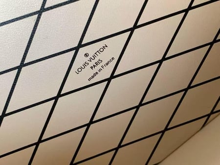 شنطة Petite Malle