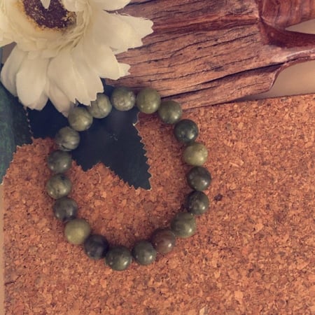 اسوارة حجر اليشم (الجاد) الكندي