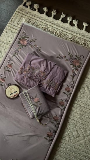 طقم  صلاة فخم جدا مرد