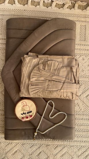 طقم صلاة + سجاد مع شرشف مرد ربطة