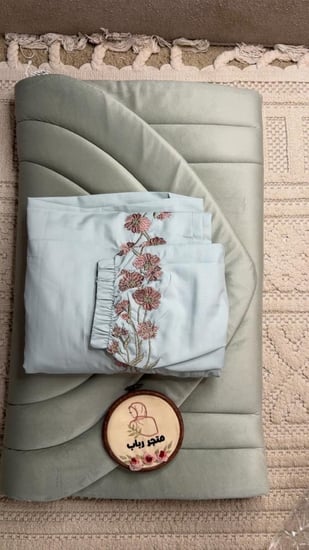 طقم صلاة + سجاد مع شرشف مرد ربطة