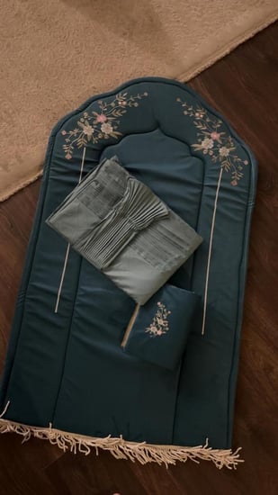 طقم  صلاة  فخم جدا مرد