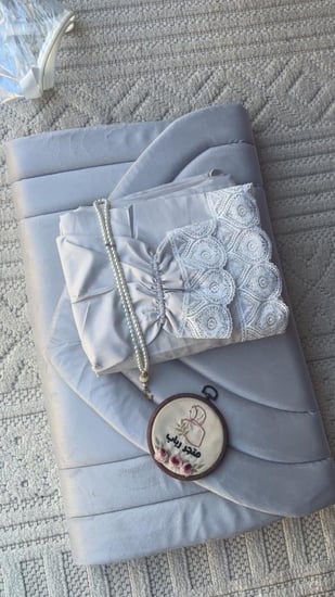 طقم صلاة + سجاد مع شرشف مرد ربطة