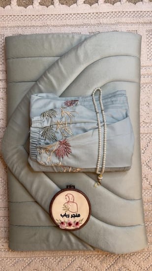 طقم  صلاة   ربطة + سجاد مع شرشف  مرد