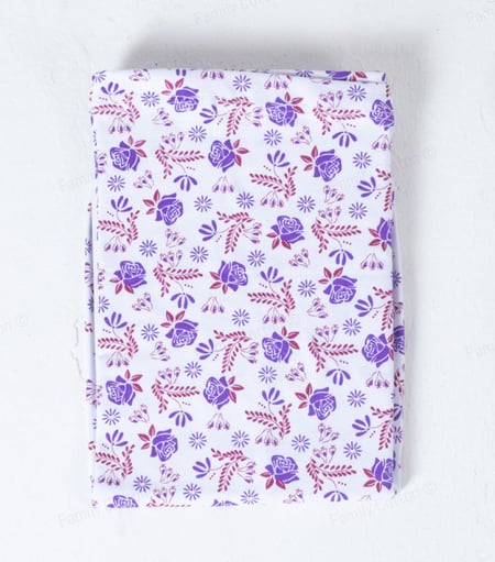 شورت نسائي أبيض مطبع