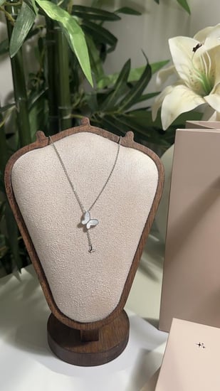 عقد فراشة فضة عيار925