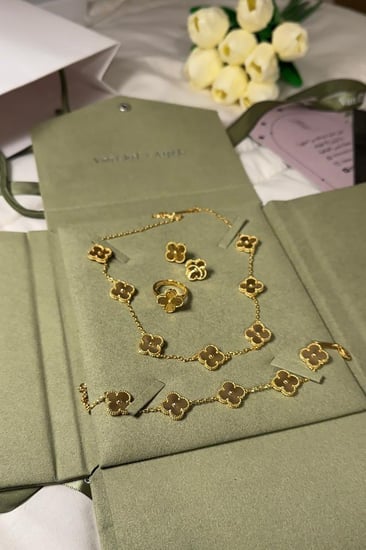 طقم فان كليف