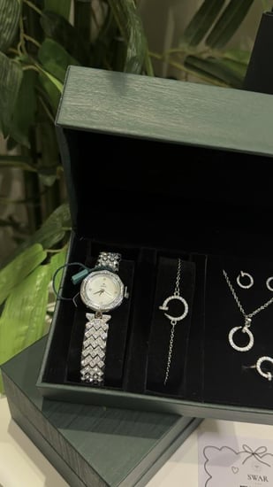 طقم نسائي كريستال SK