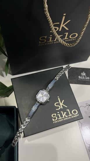 سـاعة نسائية ملونه