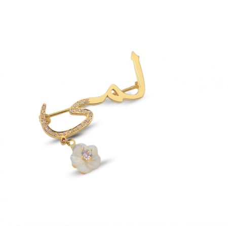 بروش مع وردة صدف + حرف لامع