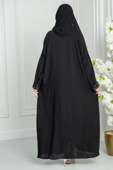 عباية مطرزة