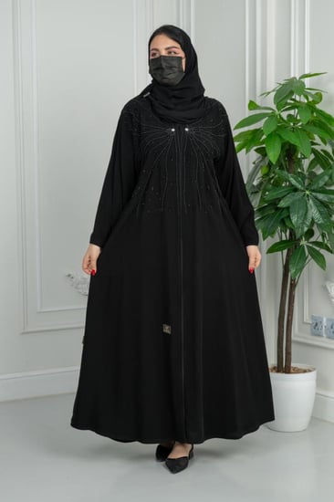عباية مطرزة