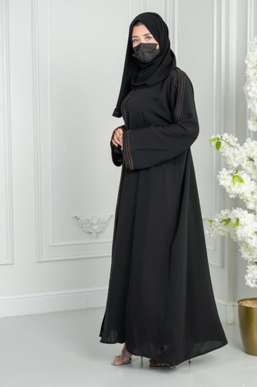 عباية مطرزة