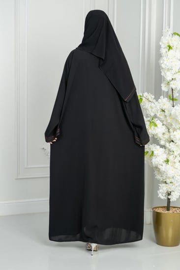 عباية مطرزة
