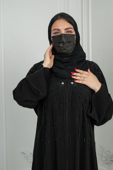 عباية مطرزة