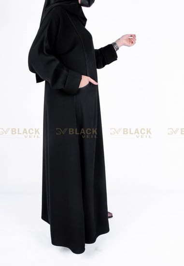 عباية سوداء