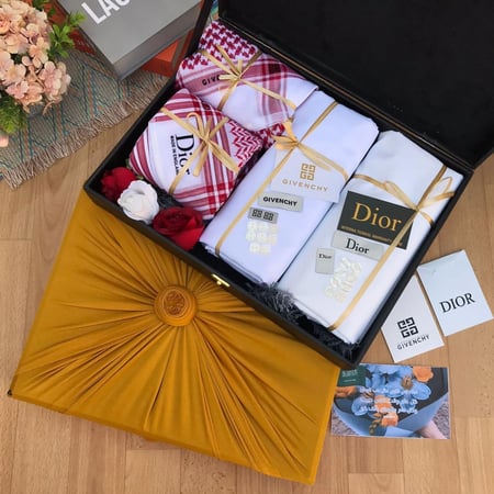 بمناسبة اليوم الوطني   نقدم لكم هداياء رجالي  قماشين + غتره