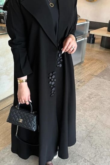 القماش كريب ملكي + طرحة