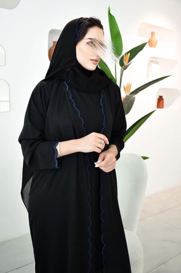 القماش كريب ملكي + طرحة