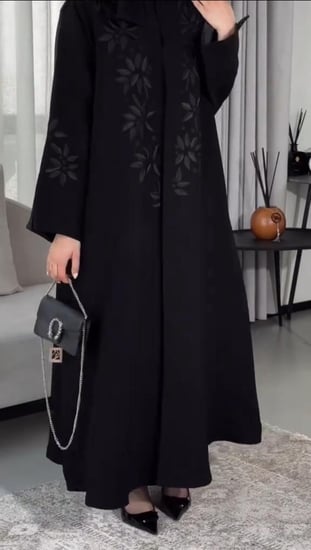 القماش كريب ملكي + طرحة