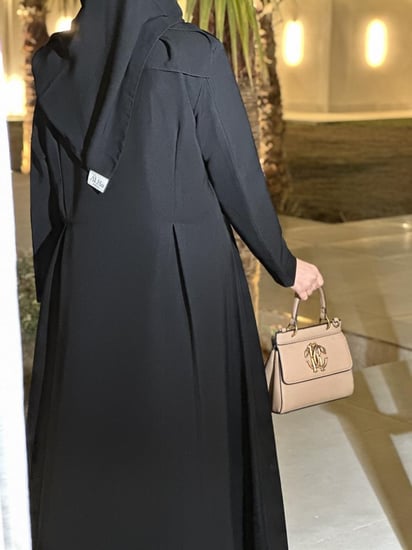 القماش كريب ملكي +طرحة