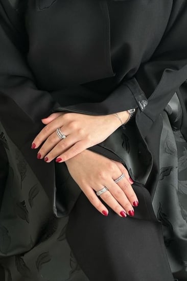 القماش كريب ملكي +جاكار +طرحه مجاناً