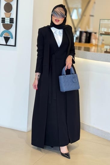 القماش كريب ملكي + طرحة