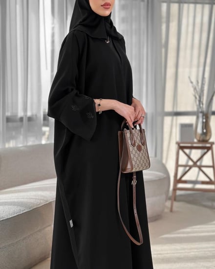 القماش كريب ملكي + طرحة