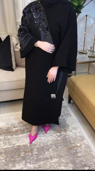 القماش كريب ملكي + طرحة