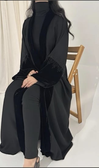 القماش كريب ملكي + مخمل + طرحة