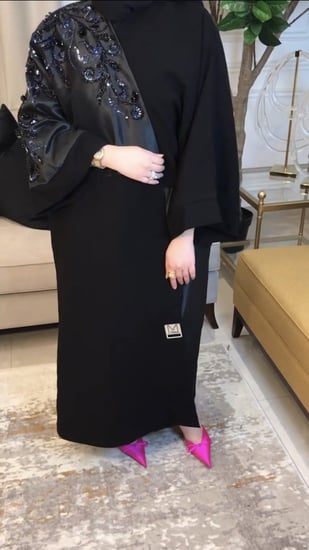 القماش كريب ملكي + طرحة