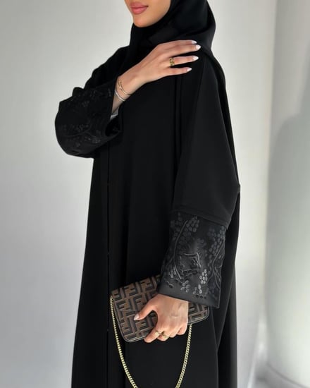 القماش كريب ملكي +طرحة