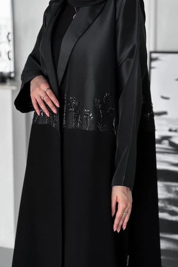 القماش كريب ملكي  + تفته +طرحة