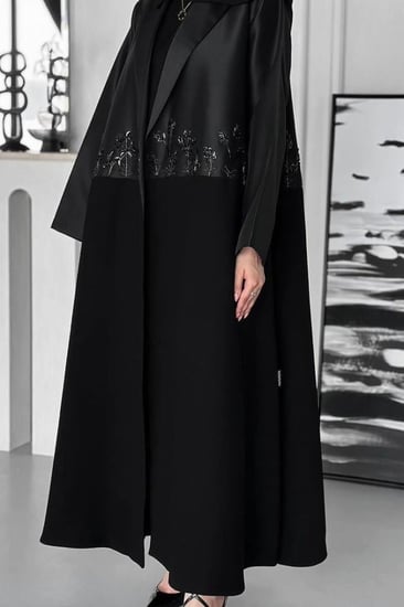 القماش كريب ملكي  + تفته +طرحة