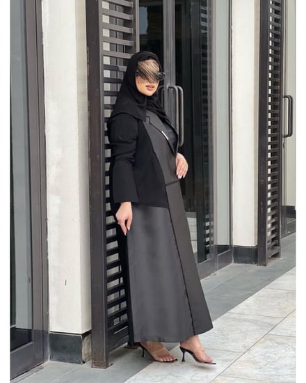 القماش تفته واقفه+  وكريب ملكي +طرحة