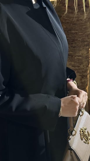 القماش كريب ملكي +طرحة