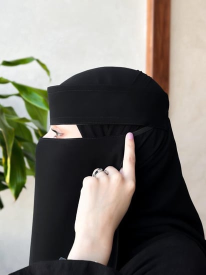 نقاب مشبك حرير - وسط أو طويل