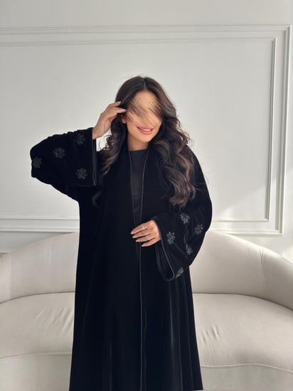 عباية مخمل شتوي- نص كلوش