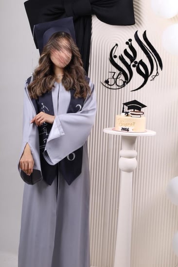 عباية تخرج رمادي وفضي 2026