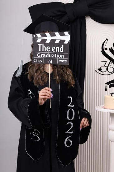 عباية تخرج أسود وفضي 2026