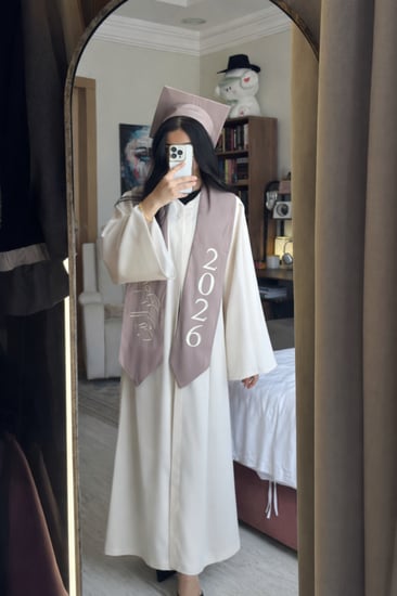عباية تخرج بيج وبني فاتح