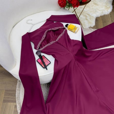 فستان عنابي