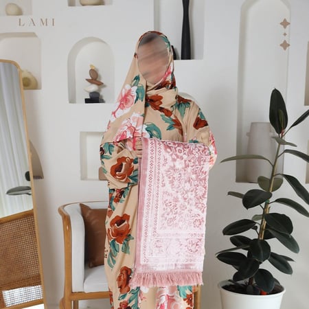 طقم زهرة الندى بيج